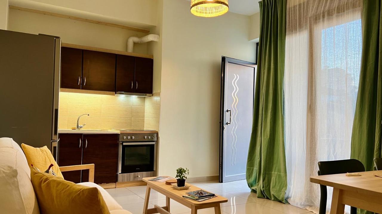 Апартаменти 100 Meters From The Sea Ксилокастрон Екстер'єр фото